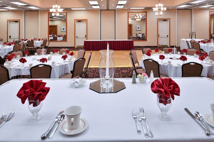 Ballroom/Hall 60 of 64