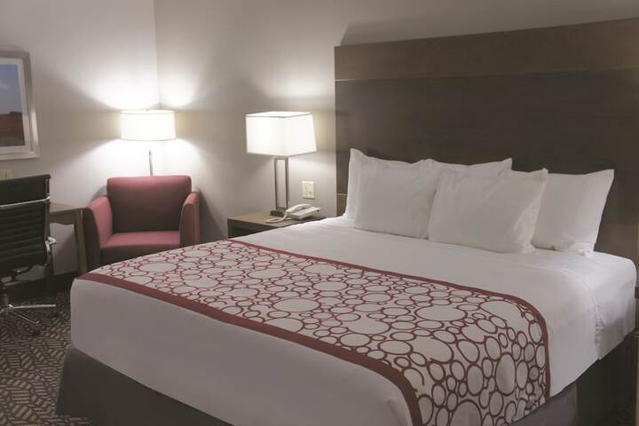 Room 18 of 38