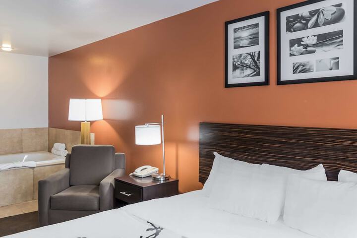 Sleep Inn & Suites North Liberty - Liberty City