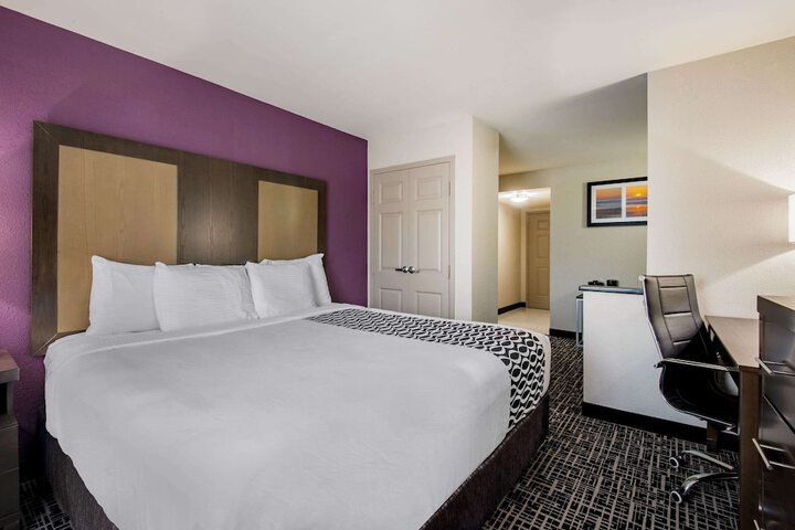 La Quinta Inn by Wyndham West Long Branch / NJ Shore Area
