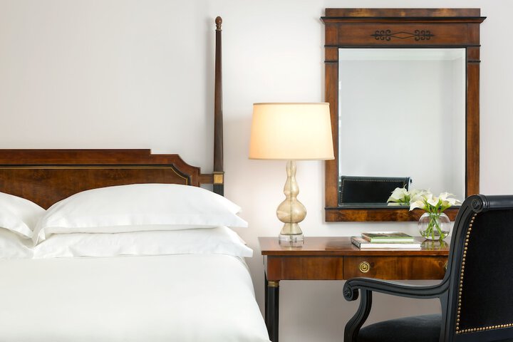 Room 27 of 51