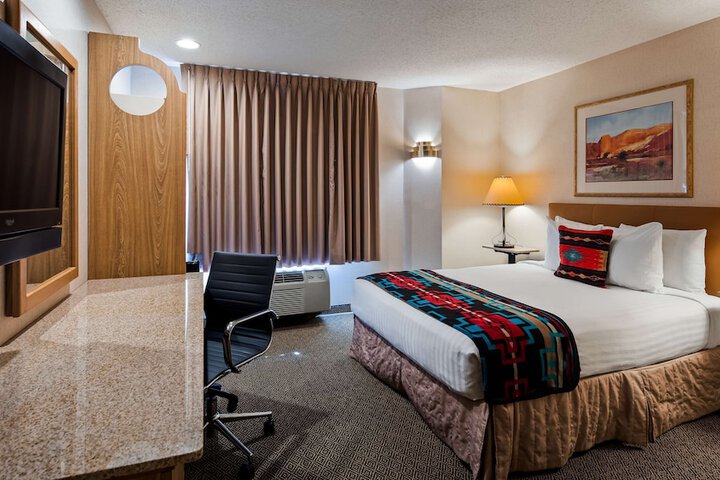 Room 12 of 27