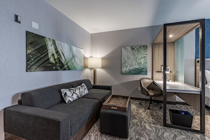 Room 27 of 42