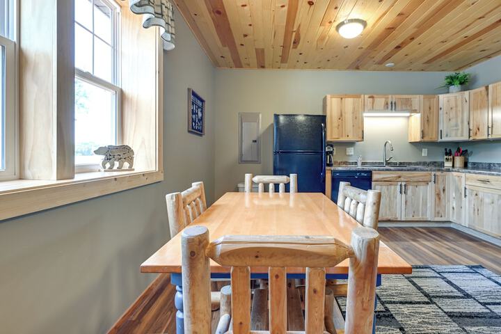 Cozy Lake Wissota Escape w / Community Dock!
