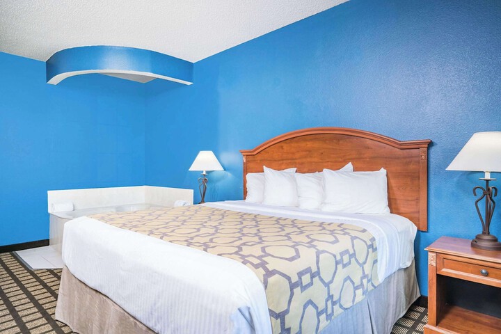 Baymont by Wyndham Albany MN