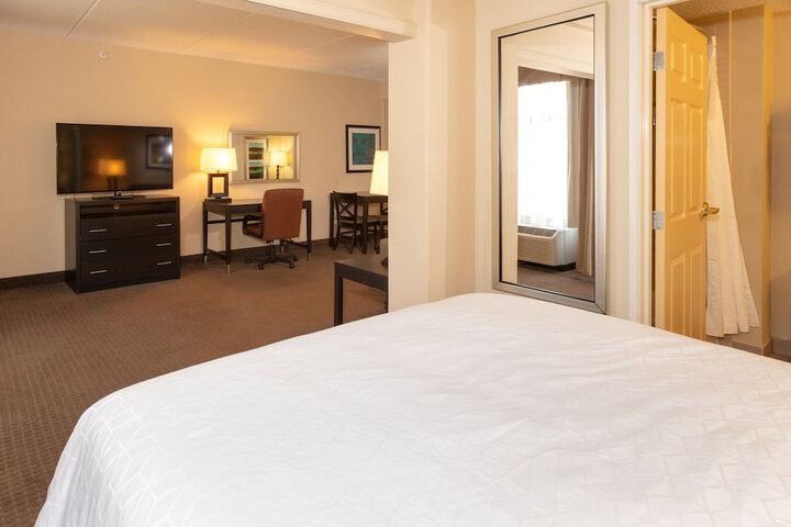 Room 32 of 59