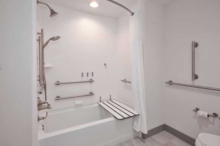 Room 10 of 26