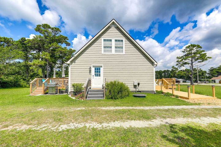 the Willowberry House With Deck & Grill!