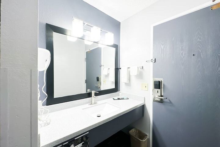 Blaine Town Inn & Suites
