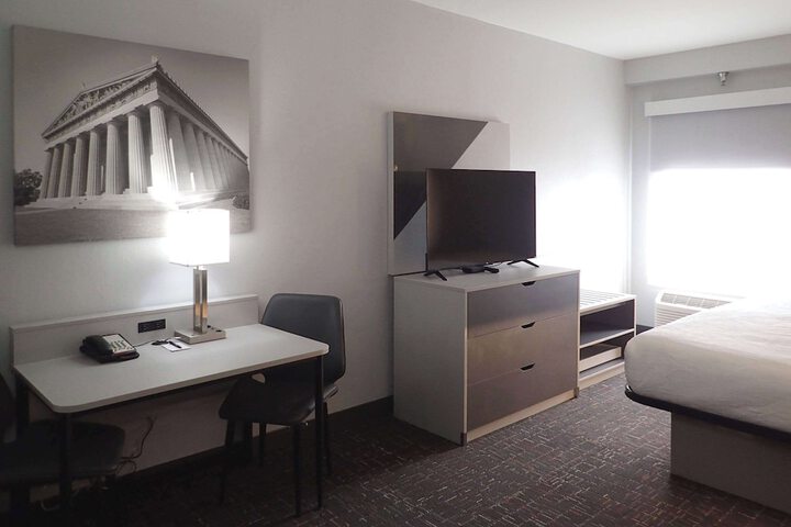 Room 16 of 49