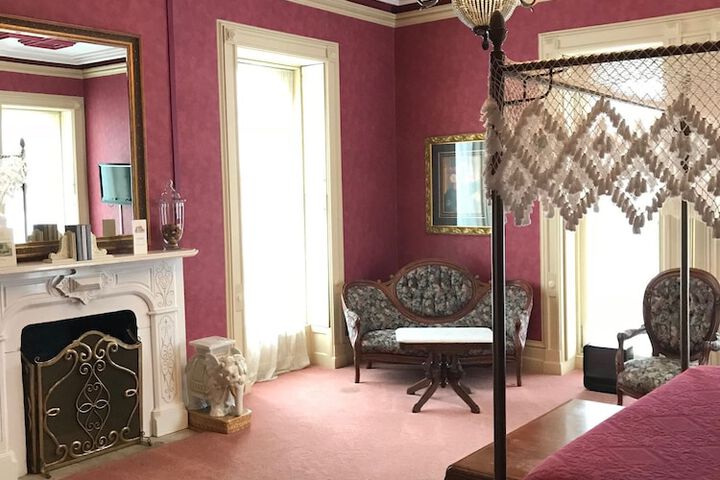 Room 48 of 94