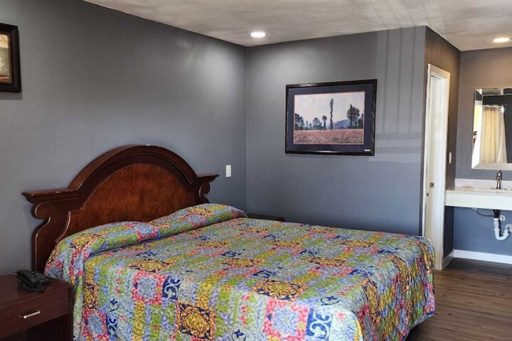 Room 16 of 21