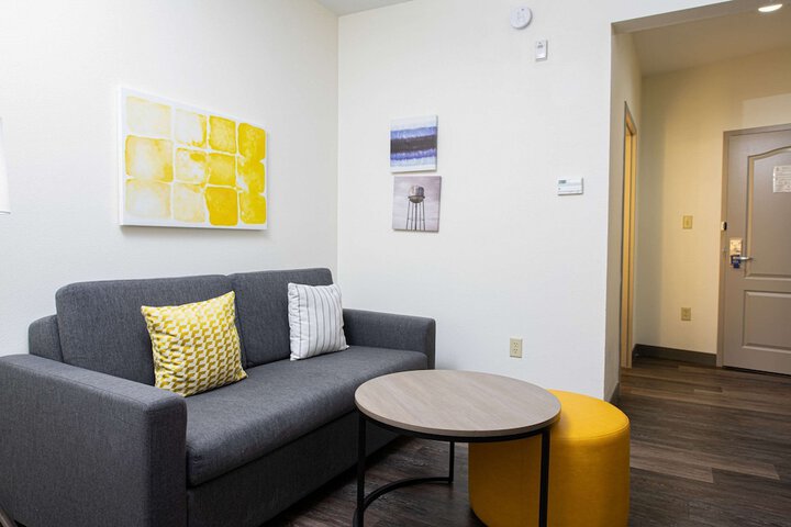 Room 21 of 34