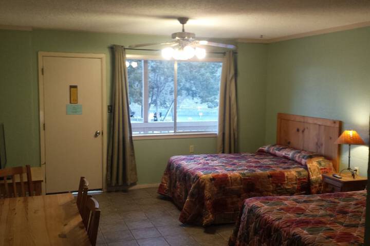 Room 27 of 69