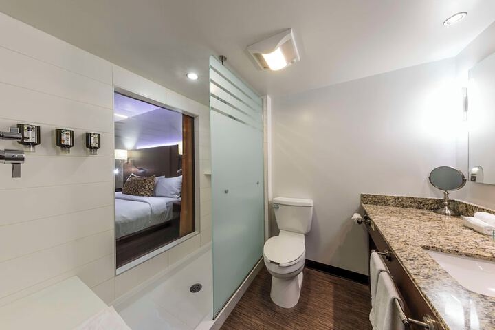 Room 95 of 137