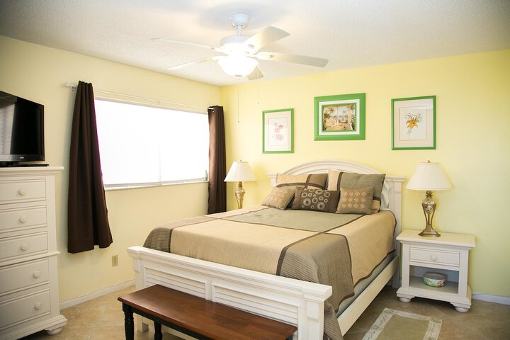Room 5 of 15