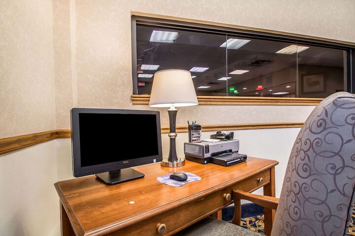 Quality Inn Morris I-80