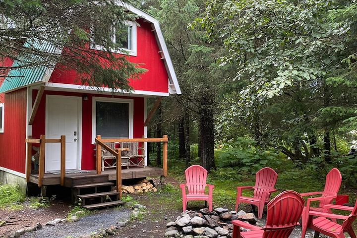 Nauti Otter Inn and Yurt Village