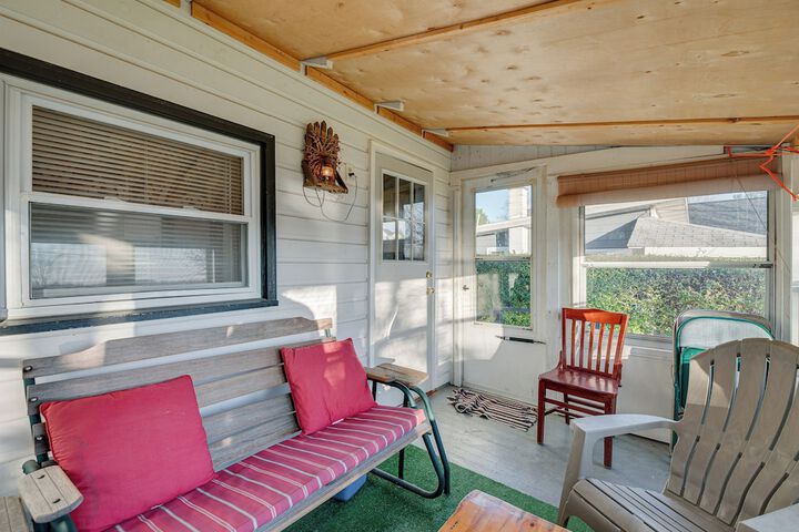 Cozy Pennsylvania Home w / Fire Pit & Dock Access!