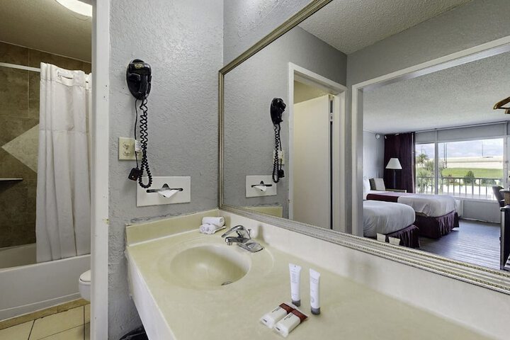 Room 45 of 51