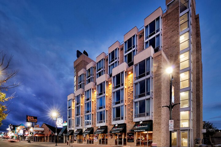 Hotel 4 of 50