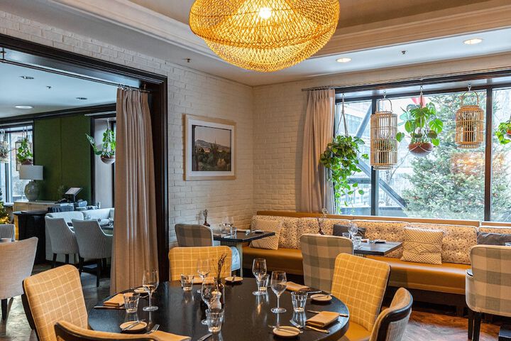 Dining 102 of 189