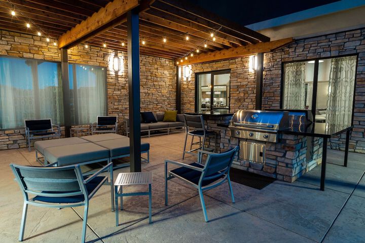 Terrace/Patio 41 of 43