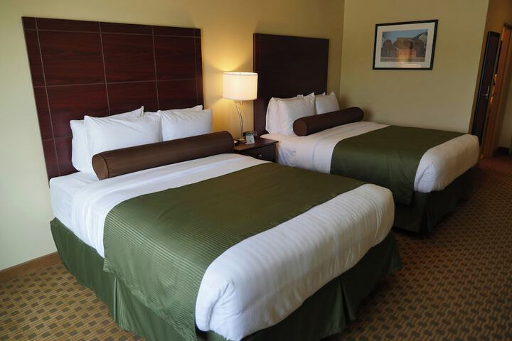 Cobblestone Inn & Suites - Winterset IA