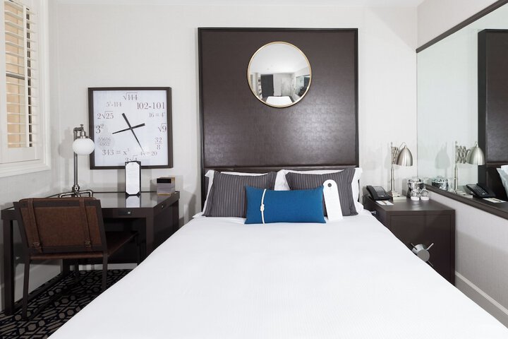 Room 15 of 34