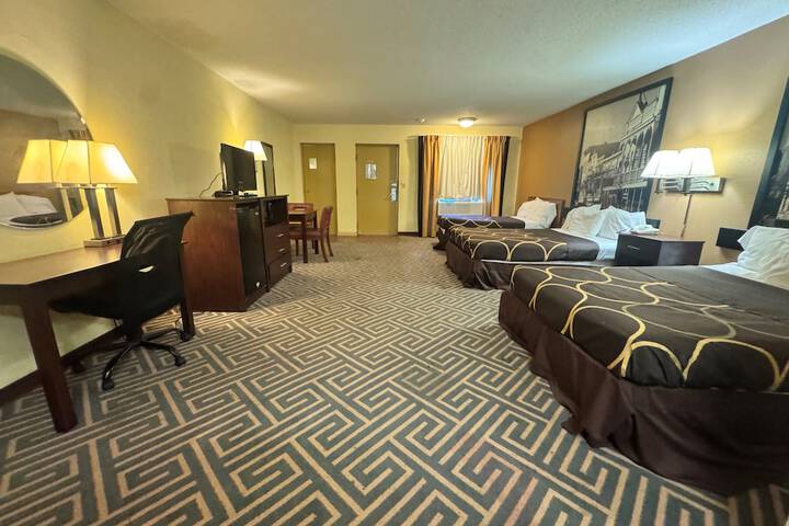 Super 8 by Wyndham Laurel