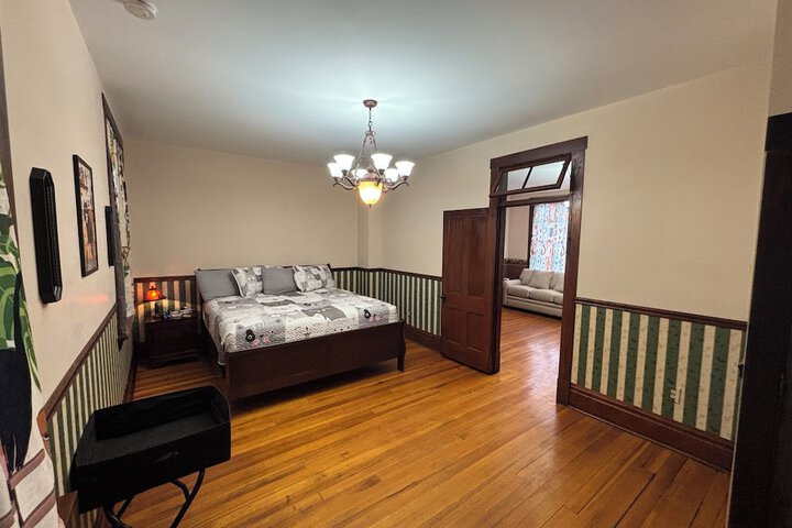 Hermann Crown Suites