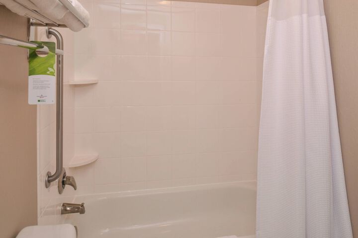 Room 15 of 27