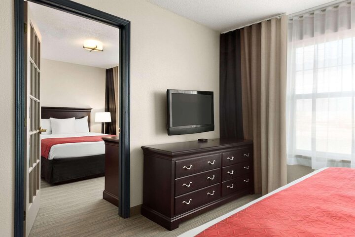 Room 13 of 18