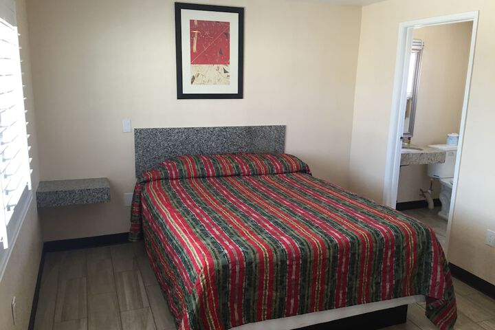 Room 4 of 15