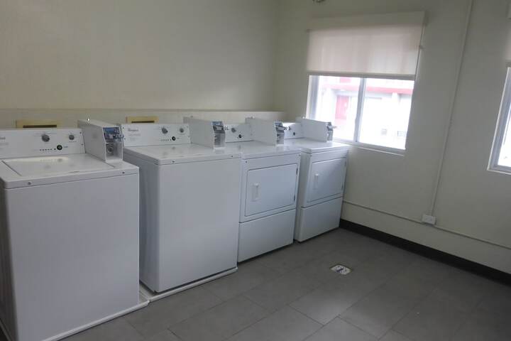 Room 9 of 11