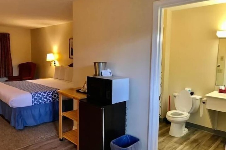 Room 18 of 38