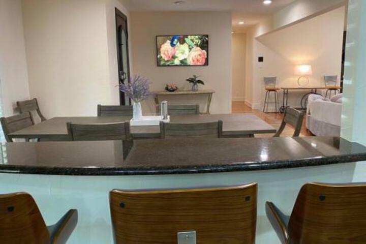 Cheerful 5 Bedroom Home with Heated Pool