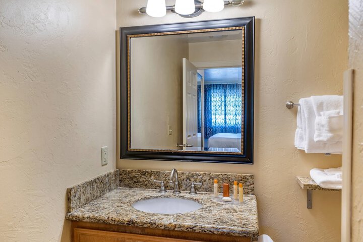 Lincoln Sands Oceanfront Resort an Ascend Collection Hotel
