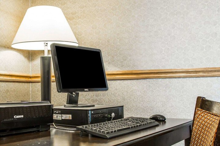 Business Center 31 of 31