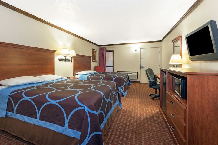 Room 6 of 13