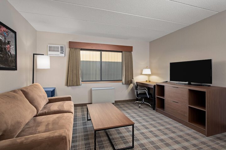 AmericInn by Wyndham Roseau