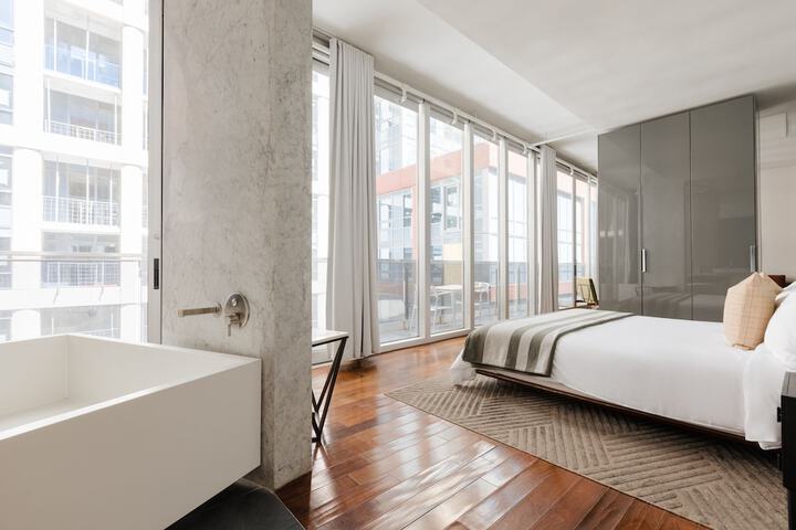 Room 33 of 70