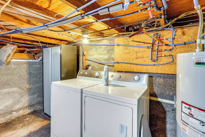 Fenced Backyard Grill & Deck: Bernville Home!