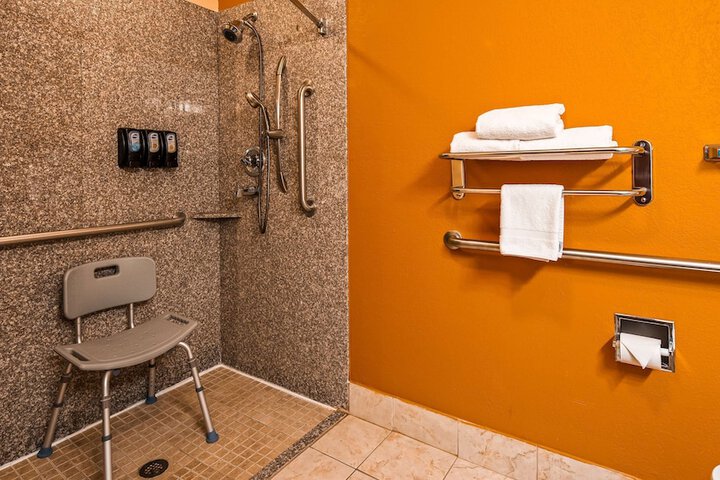 Room 4 of 14