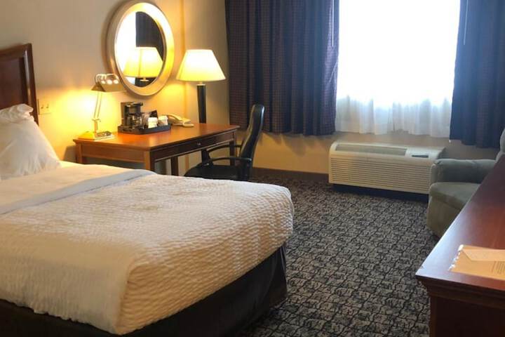 Room 8 of 28