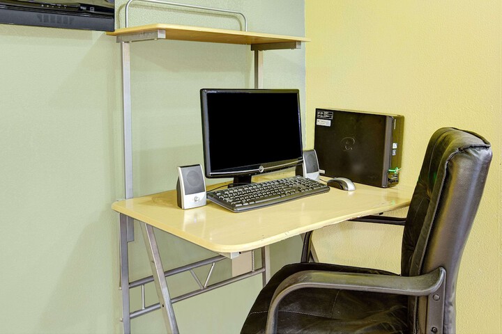 Business Center 36 of 36