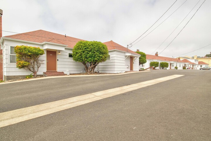 Ester Lee Oceanview Inn