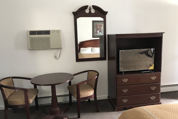 Room 34 of 71
