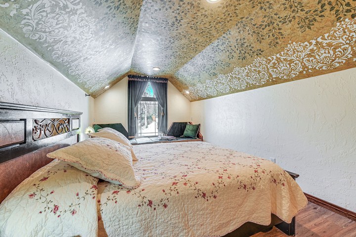Cozy Kenai Abode w / Private Deck: 5 Mi to Ocean!