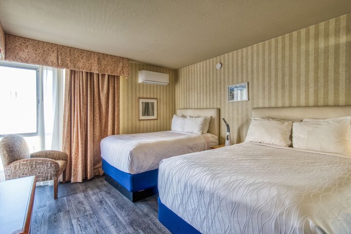 Room 34 of 143